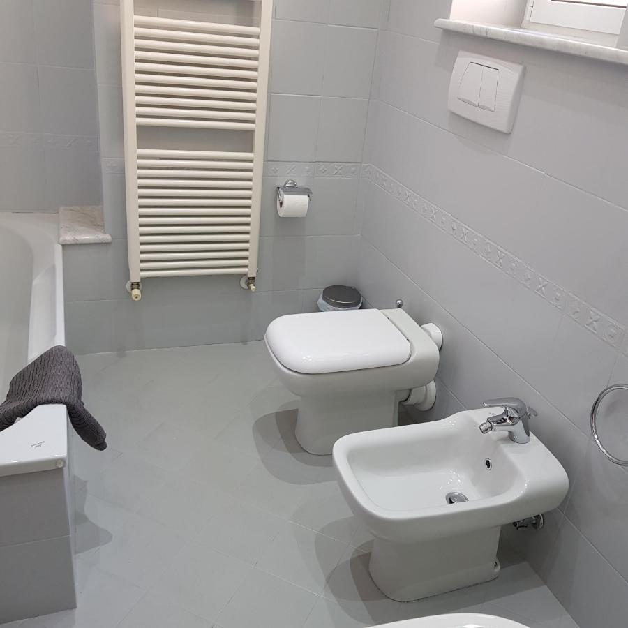 La Terrazza Apartment,A 50 Mt Dal Mare ヴァラッツェ 部屋 写真