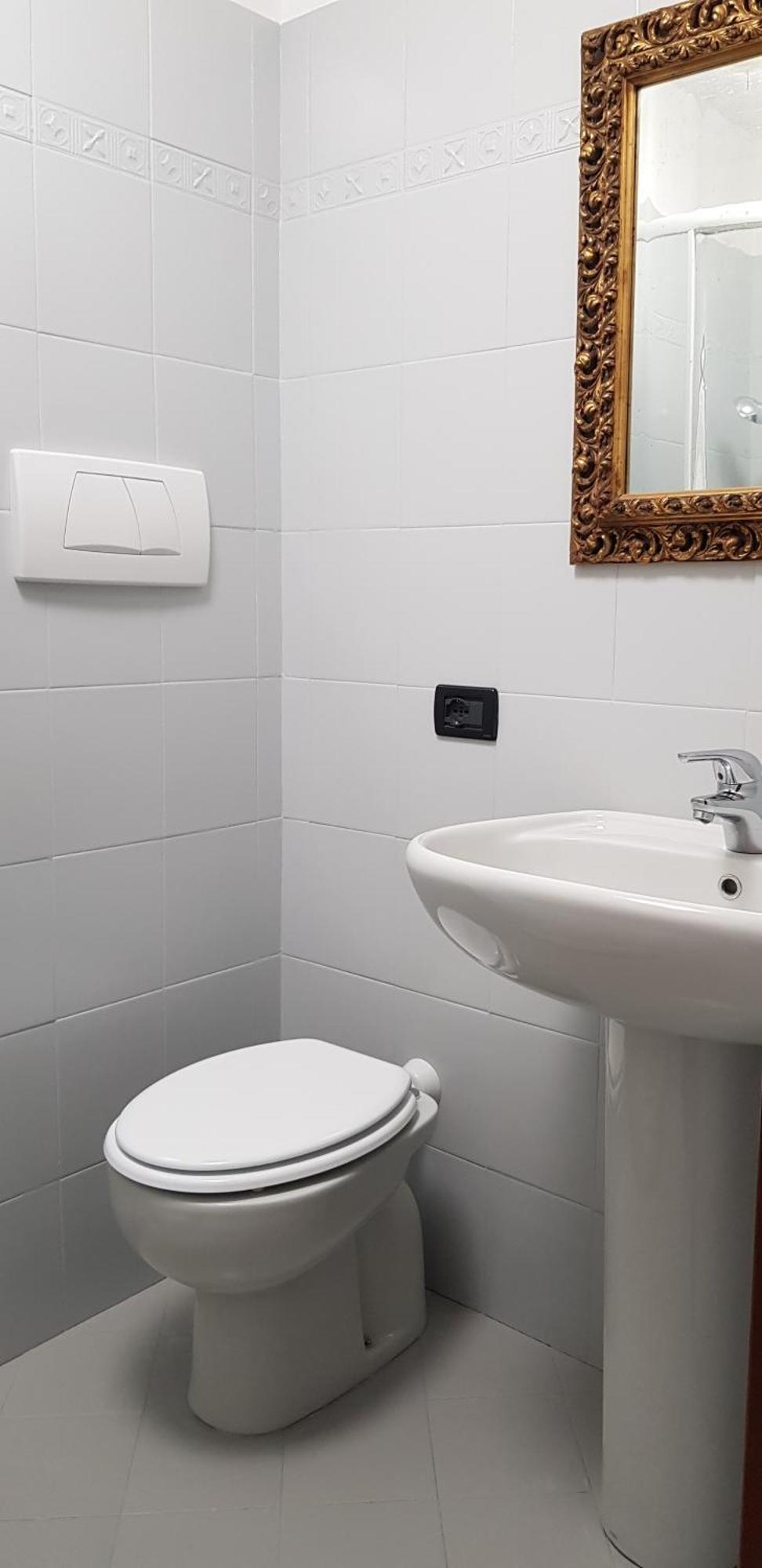 La Terrazza Apartment,A 50 Mt Dal Mare ヴァラッツェ エクステリア 写真